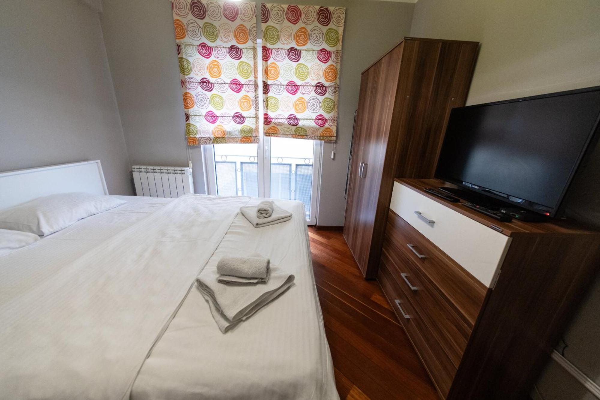 Lux Place Apartments Downtown Kragujevac Kültér fotó